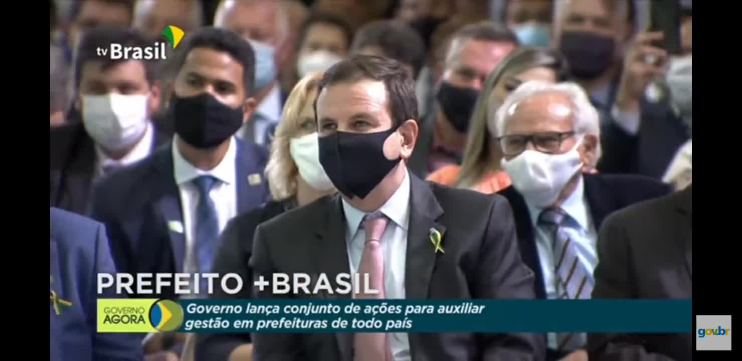 General Ramos Paga Pau pra Eduardo Paes