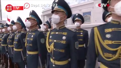 Chinese President Xi Jinping Received by Kazakh President Upon Arrival at Airport in Nur-sultan