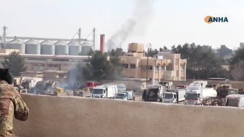 Fighting between the SDF and IS militants continues in the Al-Sinaa prison area