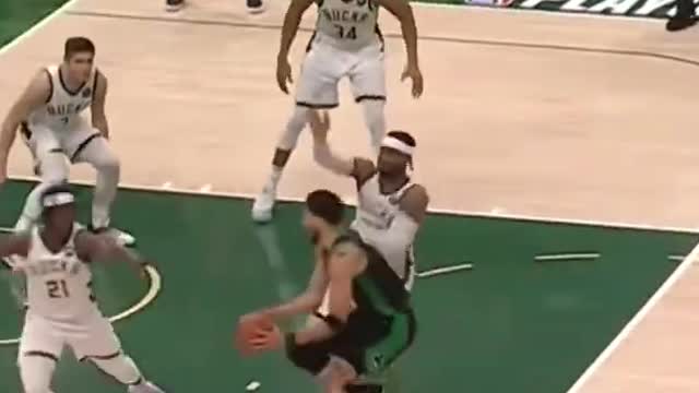 Jayson Tatum’s RIDICULOUS Circus Shot 🔥