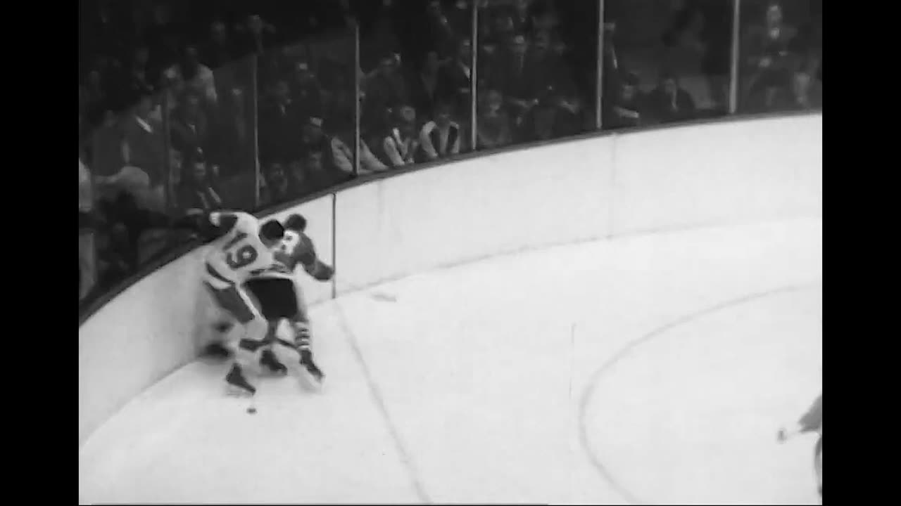 Dec. 18, 1964 | Inside the World of the Chicago Black Hawks