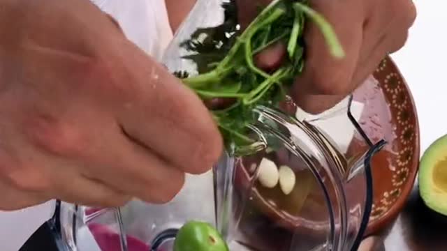 Cómo preparar la Salsa de Aguacate