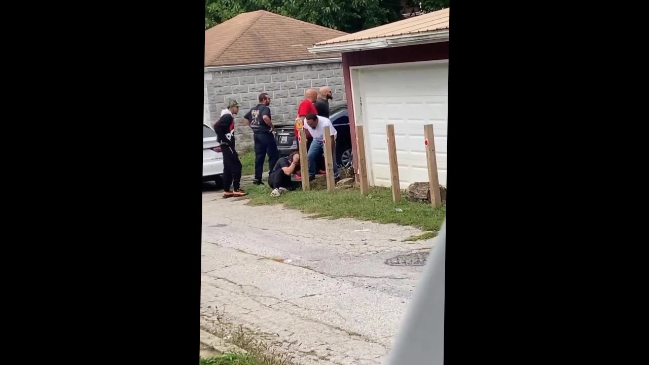 Pervert Beaten For Exposing Dick In Public