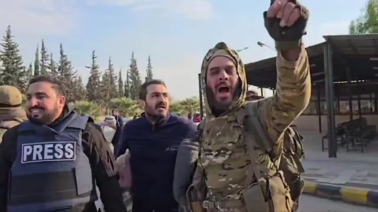 The militants immediately released all prisoners from the prison in captured Hama