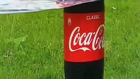 Coca Cola and Mentos Underwater