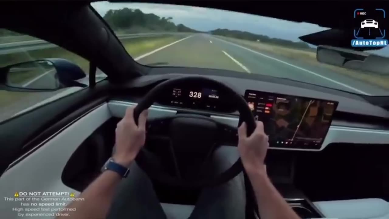 Driver hits top speed in a Tesla Model S Plaid