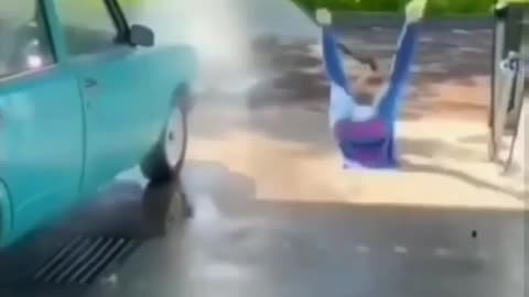 when you don't know how to wash your car, that's what happens kkkk