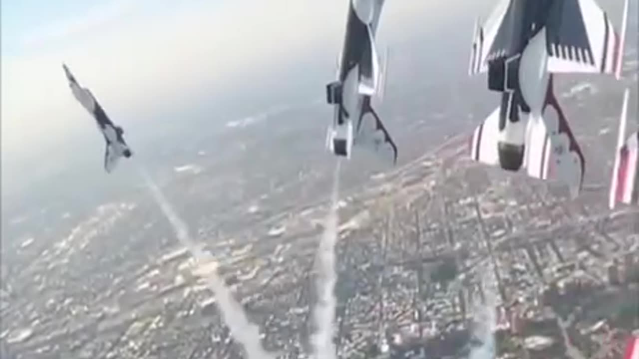 USAF THUNDERBIRDS BRING THE THUNDER TO SHAKE THE SKIES