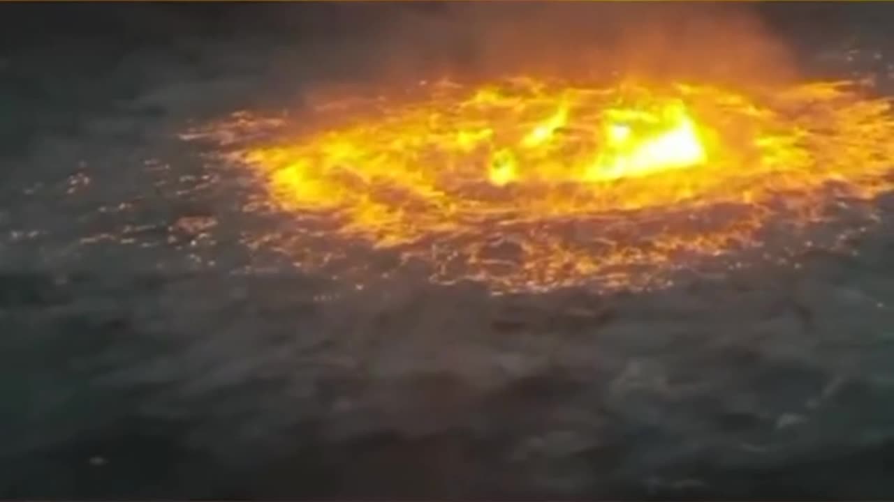 Fire at the bottom of ocean