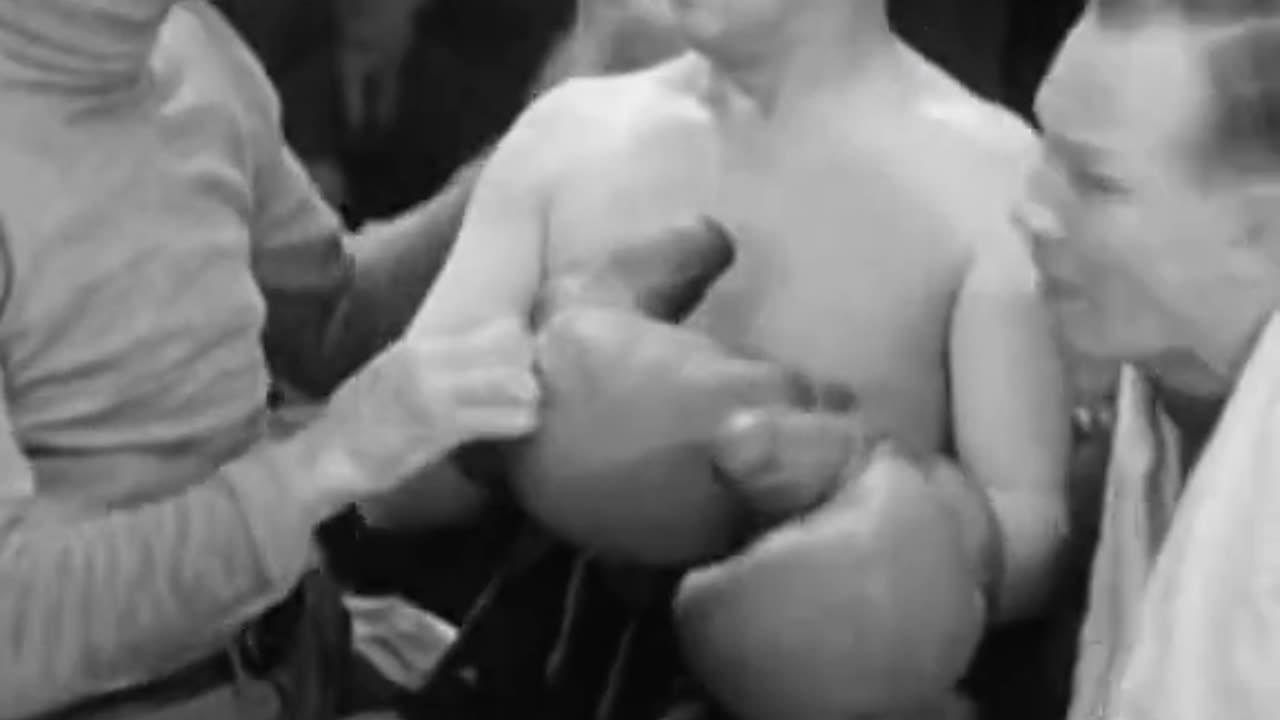 Charlie Chaplin's Knockout Comedy: The Boxing Match!