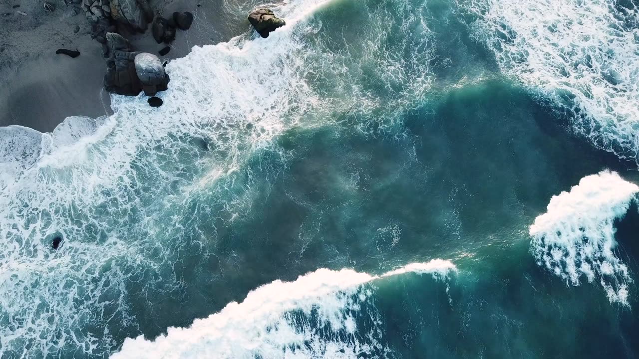 Beautiful scen of water waves