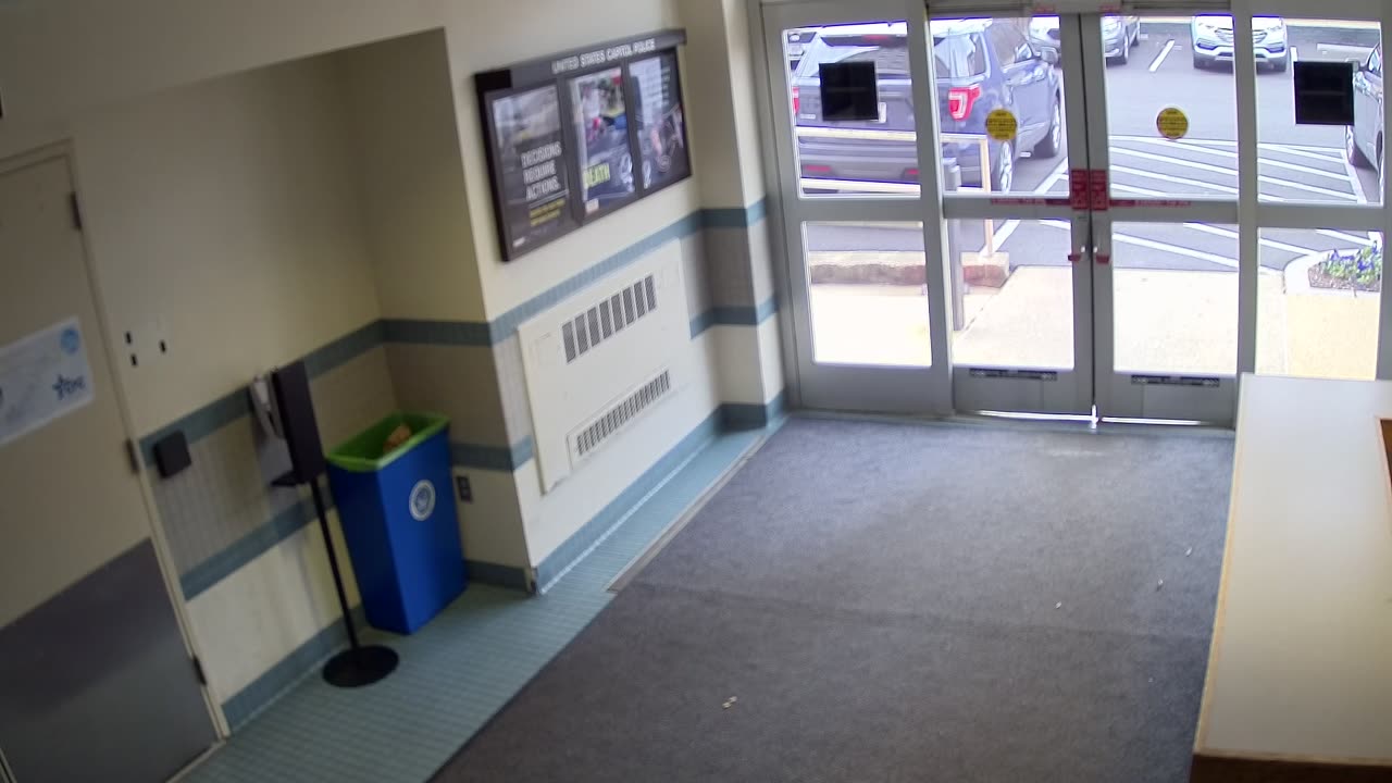 1662HQOB01WestDoor_2021-01-06_13h34min07s180ms.mp4