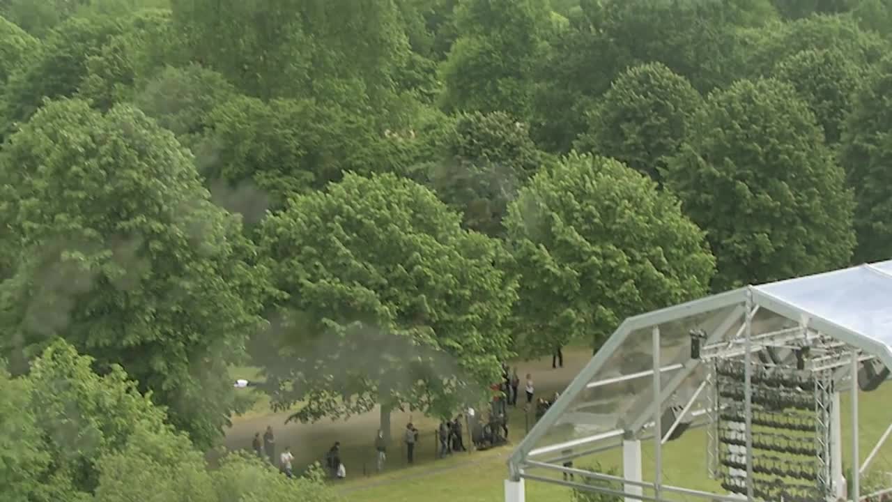 Highlights from the Burberry Menswear Spring_Summer 2016 Runway Show