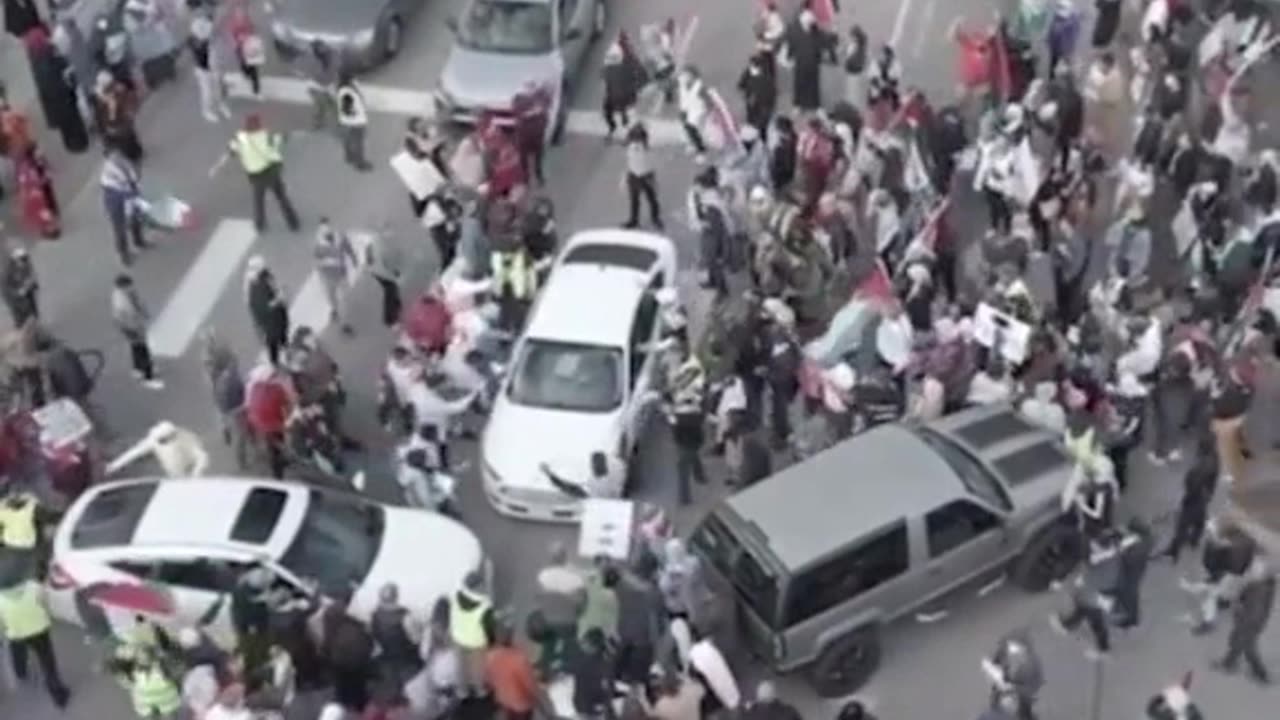 Minneapolis pro- Palestine mob takes over the streets