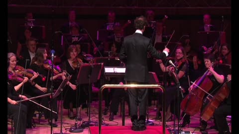 Funny! Orchestra plays Microsoft Windows™ - the waltz