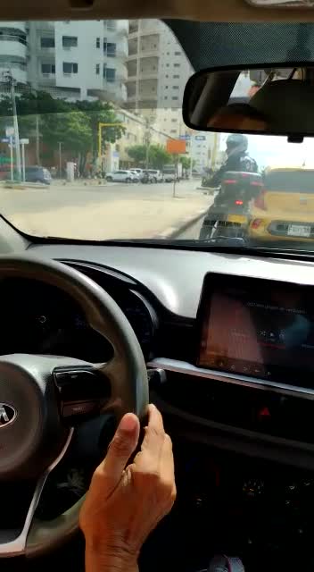 Atracan a extranjeros en plena avenida Santander