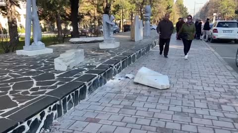 Prishen statujat ne Korçe