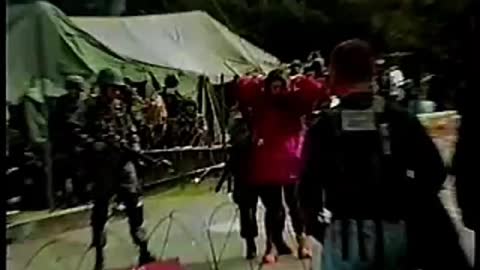 미래에 있을 NWO를 위해 민간인 체포 예행 연습 중.