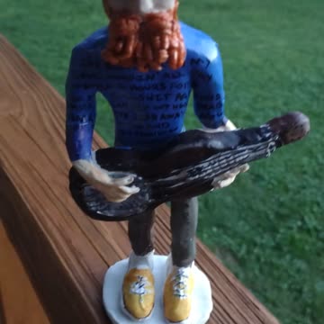 OLIVER ANTHONY SCULPT GLOBAL HERO