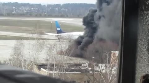 Russian soldiers blow up their own helicopter during retreat from Ukranian airport