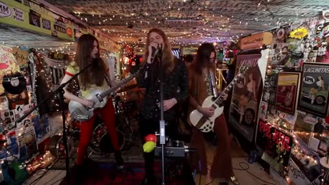 UNI - 'Mushroom Cloud' (Live at JITV HQ in Los Angeles, CA 2018) #JAMINTHEVAN_Cut