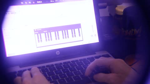 [Cyraxx Youtube 2018-12-12] original Violin Composition via keyboard