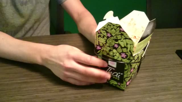 How to unfold a takeout box into a convenient plate