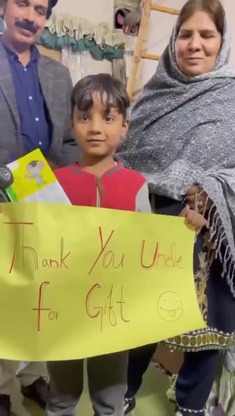 Gifts to Pakistani Christian children. 12/17/22 Pakistan