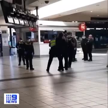 You may be able to remember this incident from last year, Aussie police throwing their weight around