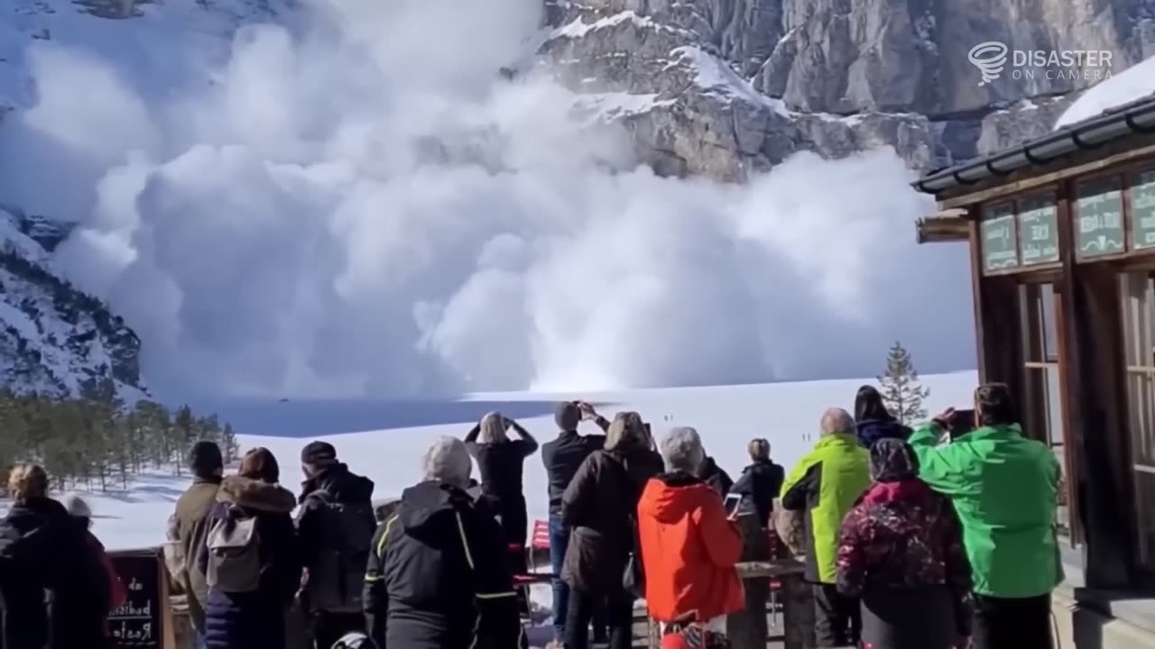 Dangerous and deadly NATURAL DISASTERS caught on camera!