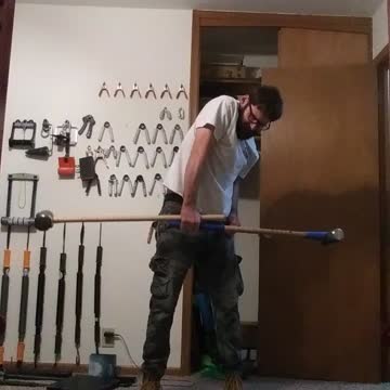 Sledgehammer Squeeze lift