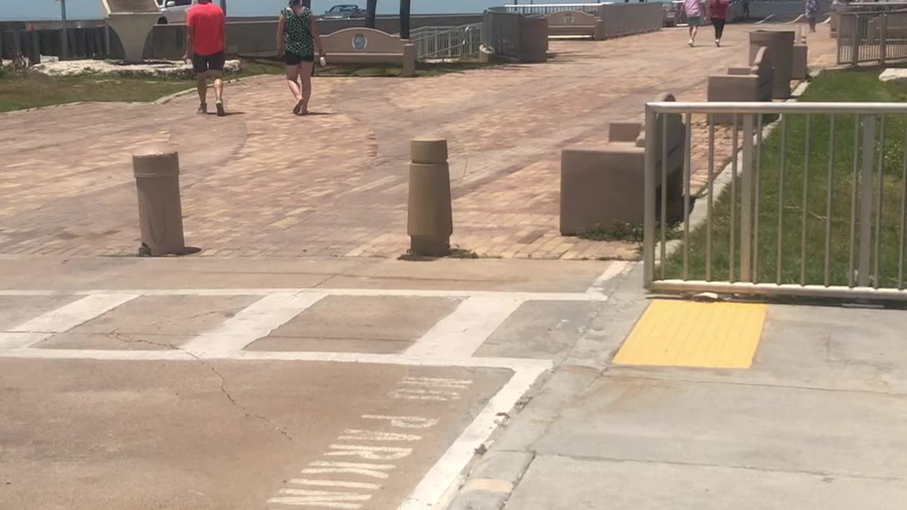 Scenic view of Seven Mile bridge