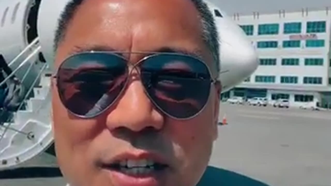 20190717文贵先生视频²回顾:两架超级飞机和我们的SNOW一起起飞……文贵又进山啦……这几天我会很少上网