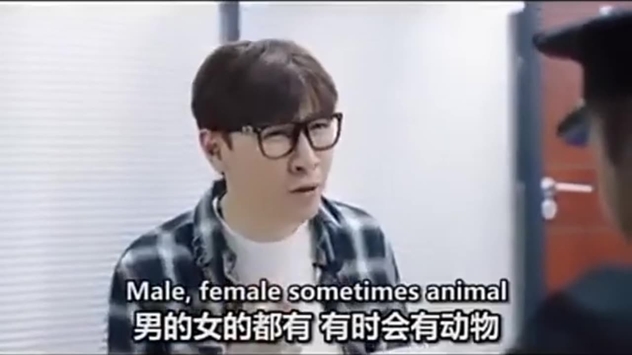 Police man asking to japenese man questions 😂😂🤣🤣