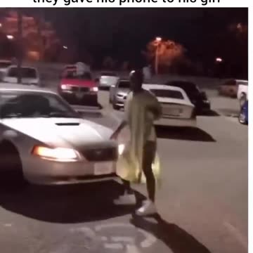 Patient runs out of hospital after girlfriend takes his phone