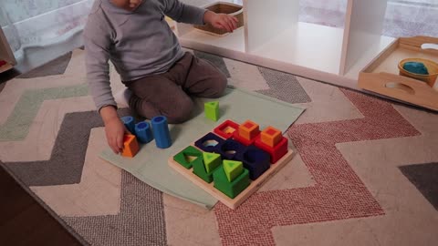 SINNVOLLE SPIELIDEEN für 2-JÄHRIGE | 21-24 Monate Alt| MONTESSORI REGAL FÜR KLEINKINDER