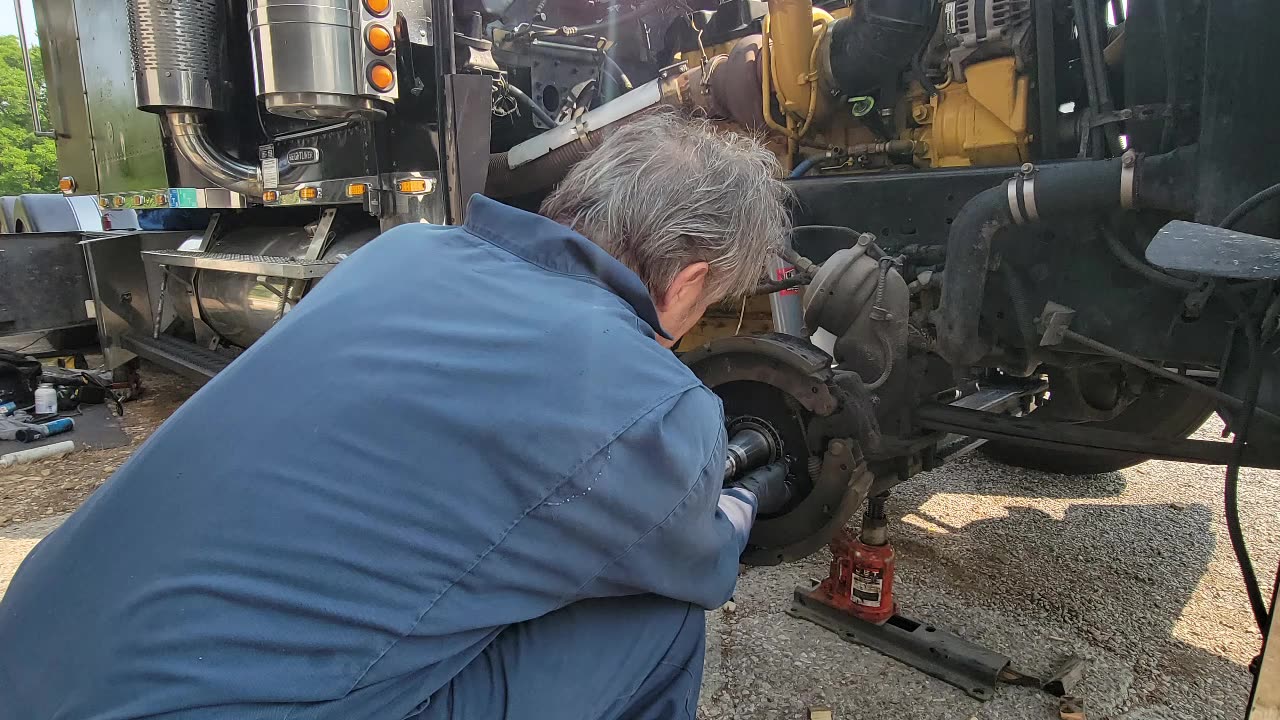 REPLACING THE WHEEL BEARINGS on a FREIGHTLINER STEER AXLE
