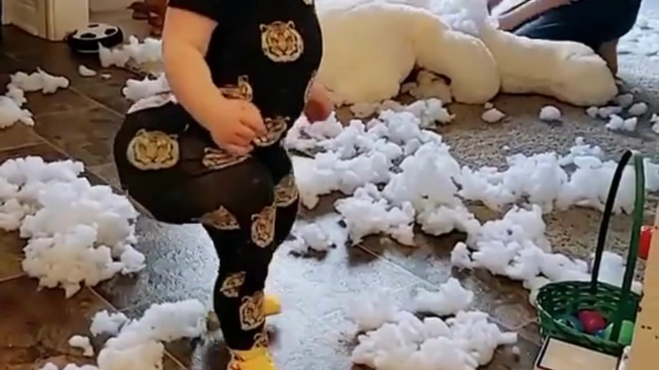 Cute and Funny Baby 😍😍😅😅 #viral #shorts #reels #baby #cutebaby #funnybaby #trending #kids #mmvbaby