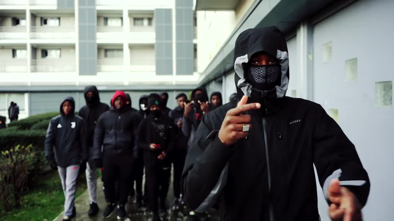 Mouk - Tartin #1 (Clip Officiel)
