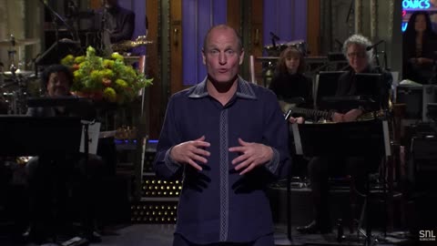 Did Woody Harrelson Just Compare Drug Cartels With The U.S. Government On SNL Opening Monologue?