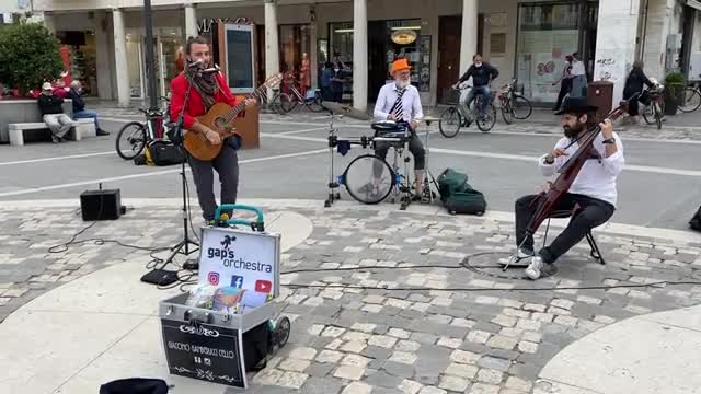 Via con me - Paolo Conte cover con Pier Foschi alla batteria e Giacomo Gamberucci al violoncello