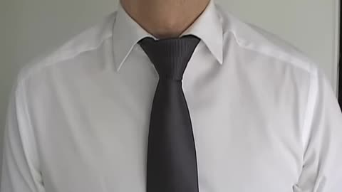 How To Tie A Tie - Full Windsor Knot