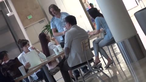 4. Asian Girl in Las Vegas Mall - The Attractive Man