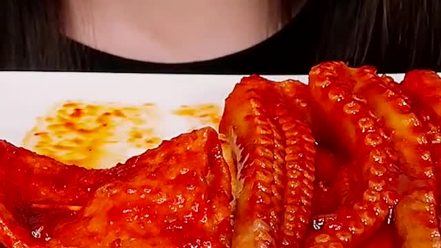 Spicy Octopus #zoeyasmr #zoeymukbang #bigbites #mukbang #asmr #food #먹방 #틱톡푸드 #spicyoctopus #favorit