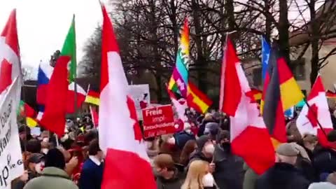 ▶ EXTRAIT-RQ + LIENS parus (7 fév 22) : En Allemagne les drapeaux canadiens