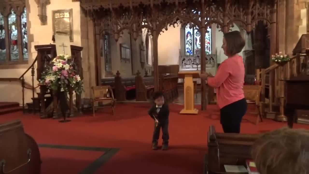 Joshua Tan, aged 3, performing violin at his first soloists concert!