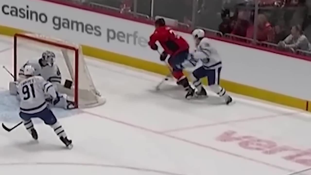 Ovi 🚫 Tavares ✅