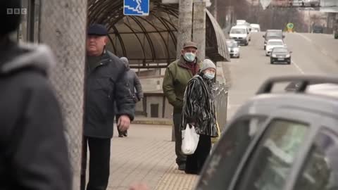 # ukraine capital kyiv endures Russian on sight bbc news