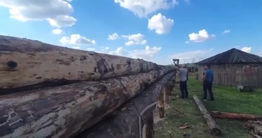 A sarcastic group of farmers from Stavropol, Russia, created an art object called “Timber Stream III