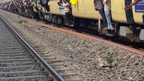 Video of crowd in trains between Bhabua and Patna Gaya